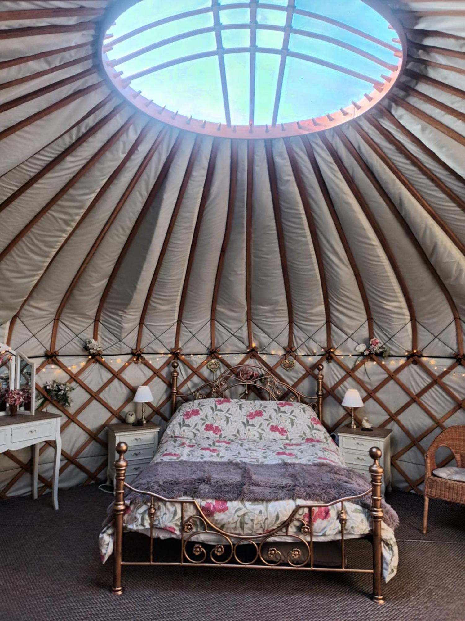 Gingerbread Cottage Yurts Dereham Exterior photo