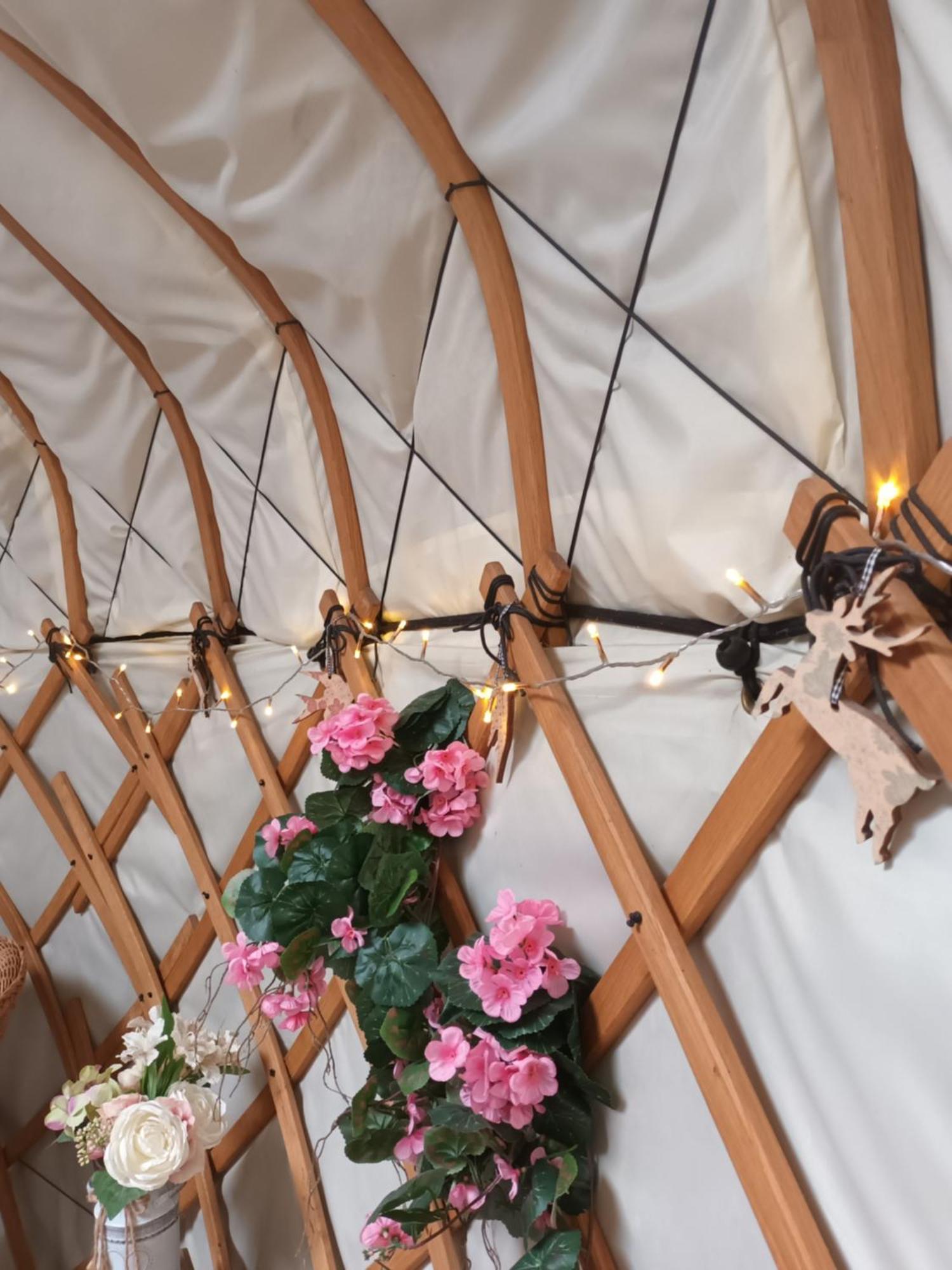 Gingerbread Cottage Yurts Dereham Exterior photo