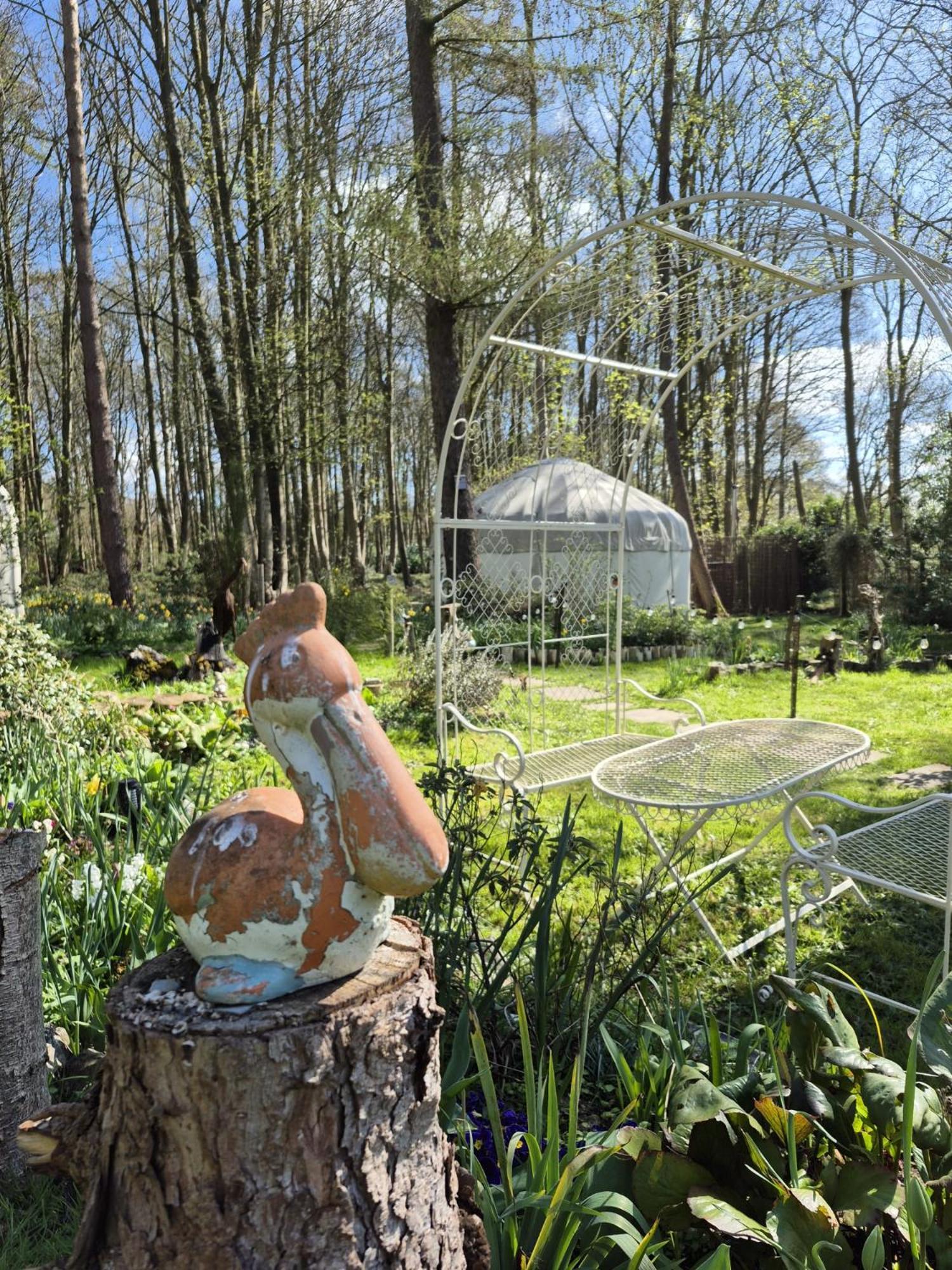 Gingerbread Cottage Yurts Dereham Exterior photo